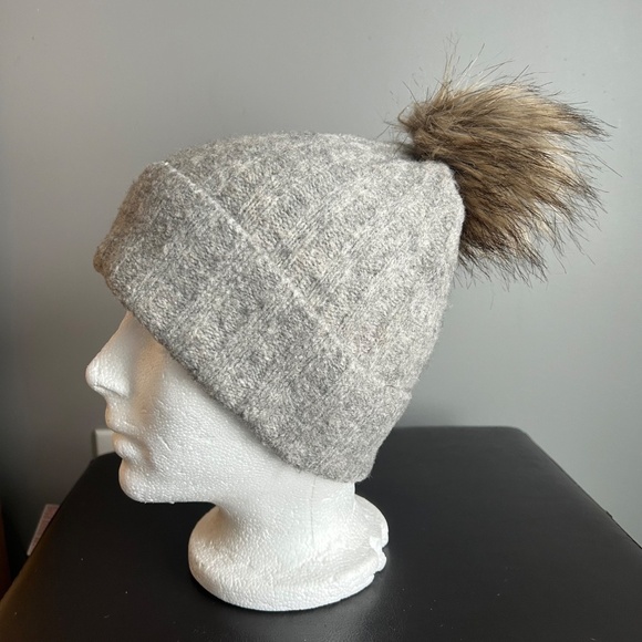 Babaton (Aritzia) Grey Wool Blend Knit Beanie Hat - Picture 3 of 11